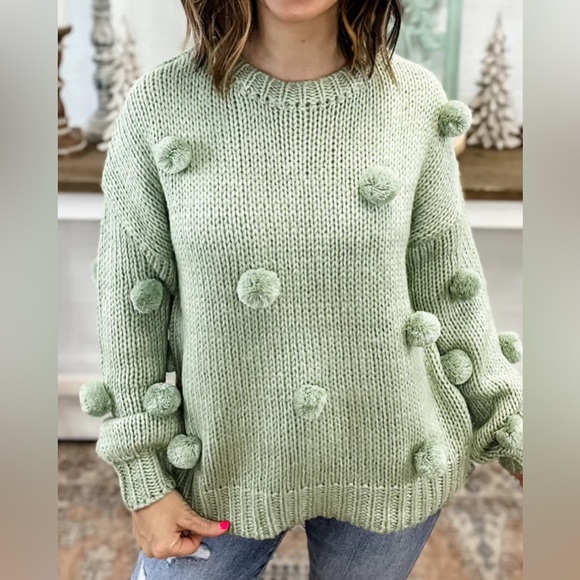 NWT Women’s Pom Pom Knit Oversized Sweater Beautiful Sage / Green Color - Picture 5 of 6